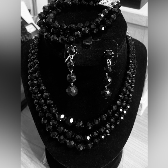 Laguna Jewelry - Laguna Vintage black glass necklace, earrings and bracelet to match